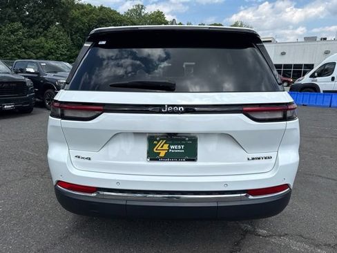 Used 2023 Jeep Grand Cherokee Limited w/ Trailer Tow Prep Group (B) AWD/4WD image 15