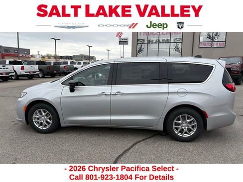 New 2026 Chrysler Pacifica Select image 2