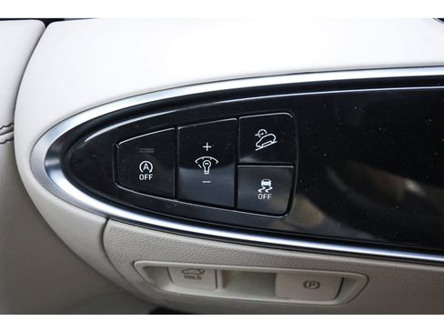 Used 2022 Genesis GV70 2.5T w/ Select Package AWD/4WD image 18