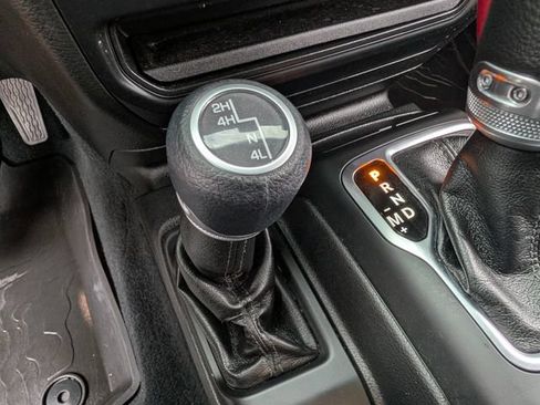 Used 2022 Jeep Wrangler Unlimited Sport AWD/4WD image 27