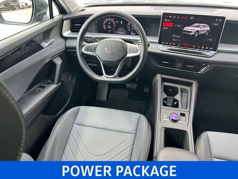 Certified 2026 Volkswagen Tiguan SE FWD image 11