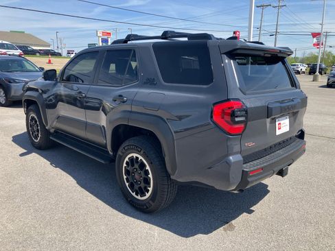 Certified 2026 Toyota 4Runner TRD Off-Road Premium AWD/4WD image 5