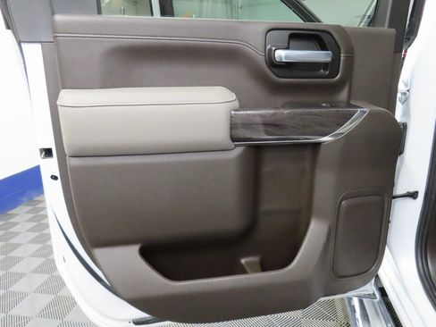 Used 2020 Chevrolet Silverado 2500 LTZ w/ LTZ Premium Package image 72