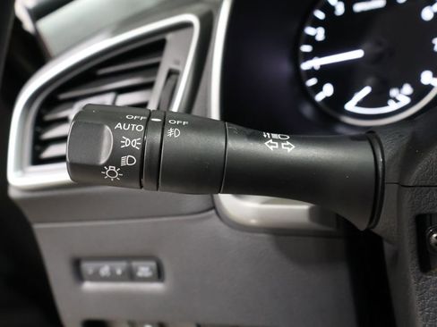 Used 2023 Nissan Murano SV image 34