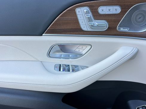 Used 2025 Mercedes-Benz GLE 580 4MATIC image 13