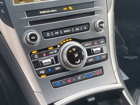 Used 2017 Lincoln MKZ Reserve w/ Climate Package image 18