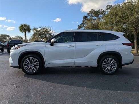 Used 2022 Toyota Highlander Platinum image 7