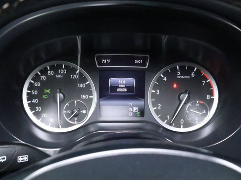 Used 2018 INFINITI QX30 Premium w/ Navigation Package image 19