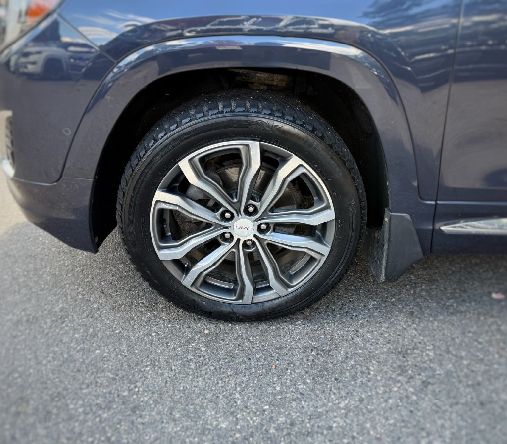 Used 2019 GMC Terrain Denali w/ Advanced Safety Package AWD/4WD image 18