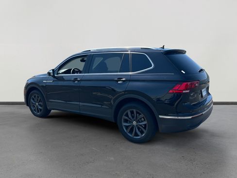 Used 2023 Volkswagen Tiguan SE FWD image 3