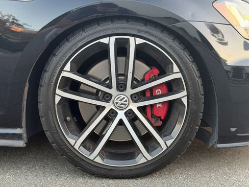 Used 2017 Volkswagen GTI S image 5