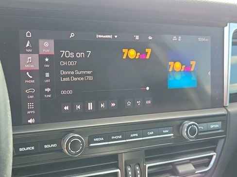 Used 2020 Porsche Macan S image 28