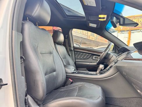 Used 2014 Ford Taurus Limited w/ Equipment Group 301A image 8