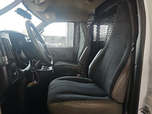 Used 2025 GMC Savana 2500 w/ Driver Convenience Package RWD image 2