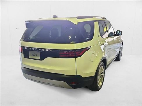 New 2025 Land Rover Discovery S image 5