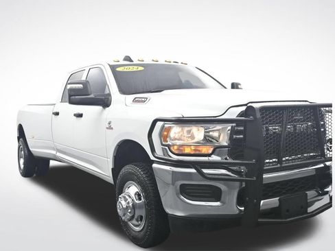 Used 2024 RAM 3500 Tradesman w/ Chrome Appearance Group AWD/4WD image 3