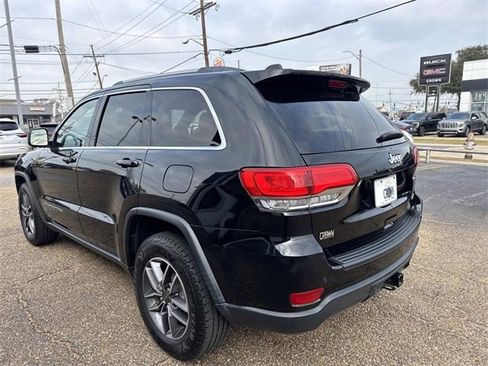 Used 2019 Jeep Grand Cherokee Laredo w/ Security & Convenience Group image 9