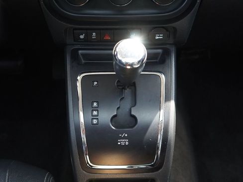 Used 2016 Jeep Patriot High Altitude FWD image 21