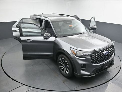 New 2026 Ford Explorer ST-Line image 29