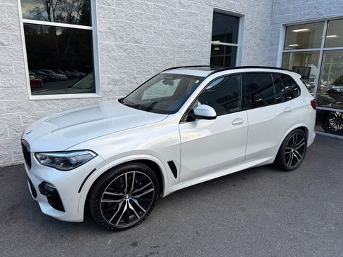 Used 2019 BMW X5 xDrive50i image 2