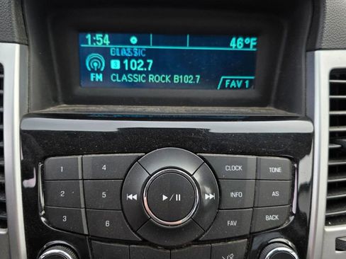 Used 2015 Chevrolet Cruze LS image 13