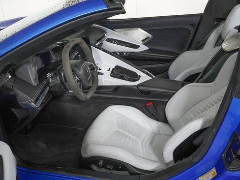 Used 2025 Chevrolet Corvette Stingray Preferred Conv w/ Battery Protection Package image 15