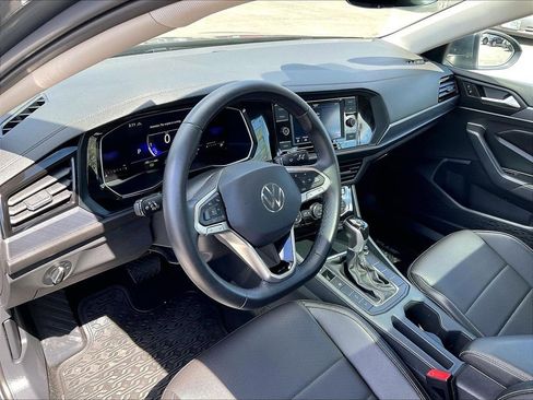 Used 2023 Volkswagen Jetta SE FWD image 8