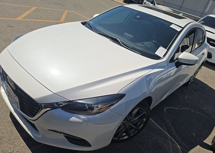 Used 2018 MAZDA MAZDA3 Grand Touring w/ Premium Equipment Package FWD image 1