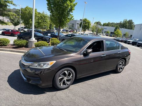 Used 2017 Honda Accord LX image 5