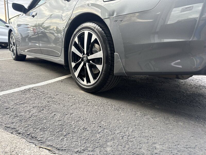 Used 2018 Nissan Altima 2.5 SR FWD image 6