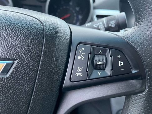 Used 2015 Chevrolet Cruze LT image 29