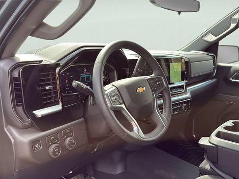 Used 2026 Chevrolet Silverado 1500 LT AWD/4WD image 23