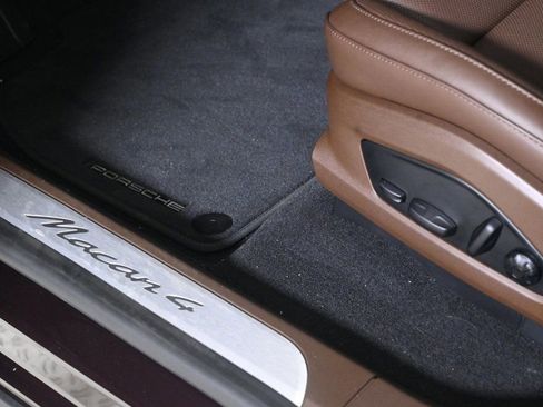 Certified 2025 Porsche Macan 4 Electric image 24