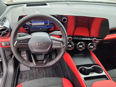 New 2025 Chevrolet Blazer EV RS image 12