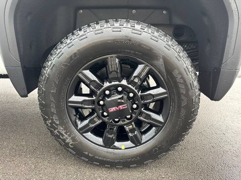 New 2026 GMC Sierra 2500 AT4 w/ AT4 Premium Plus Package AWD/4WD image 31