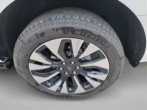 Used 2025 Ford Expedition Max Platinum w/ Driver's Package image 14