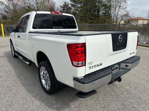 Used 2012 Nissan Titan SV w/ SV Value Truck Pkg image 5