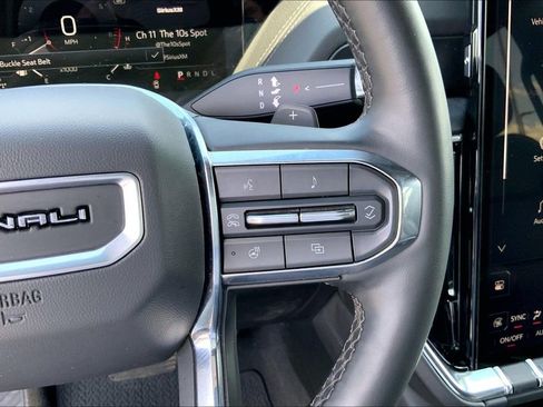 Used 2025 GMC Yukon Denali AWD/4WD image 12