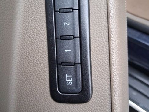 Used 2018 GMC Yukon XL SLT w/ Premium Edition image 10