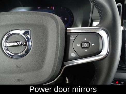 Used 2025 Volvo XC40 B5 Core AWD/4WD image 27