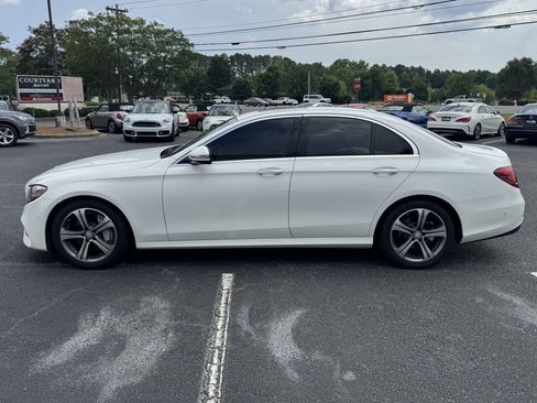 Used 2017 Mercedes-Benz E 300 image 4