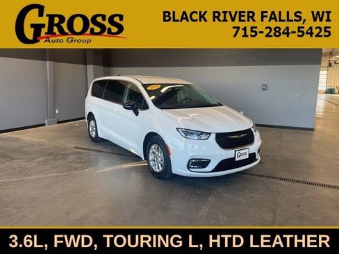 Used 2024 Chrysler Pacifica Touring-L FWD image 1