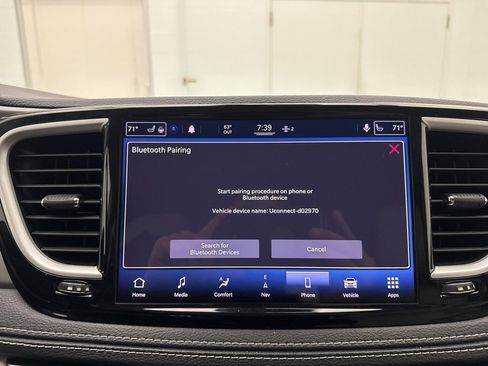 Used 2021 Chrysler Pacifica Touring-L image 28