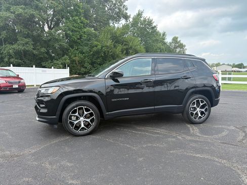 Used 2024 Jeep Compass Limited AWD/4WD image 7