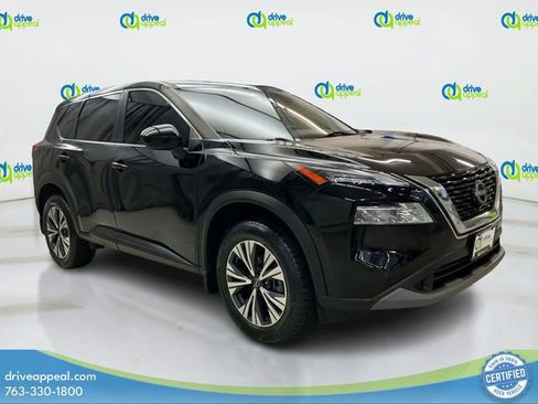 Used 2023 Nissan Rogue SV image 3