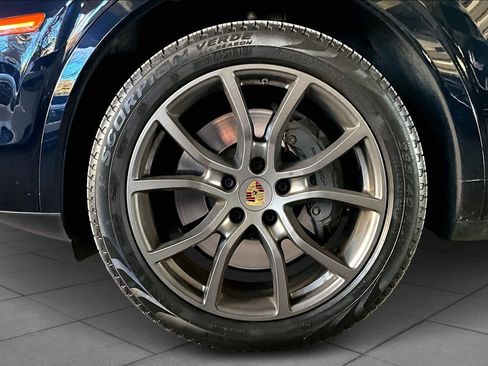 Used 2020 Porsche Cayenne S image 10