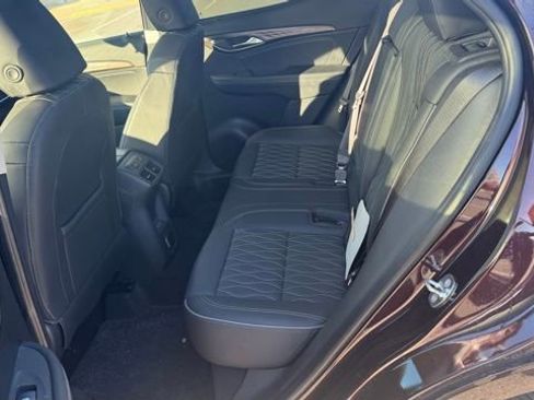 Certified 2022 Buick Envision Avenir w/ Technology Package II image 13