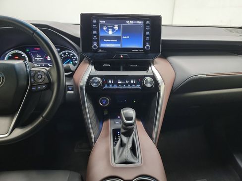 Used 2022 Toyota Venza XLE image 20