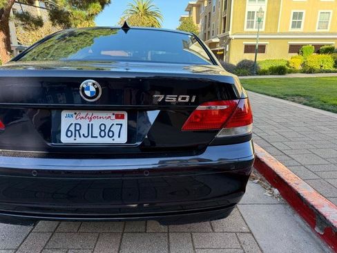 Used 2007 BMW 750i RWD image 15