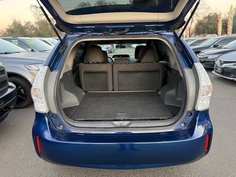 Used 2014 Toyota Prius V Three image 6